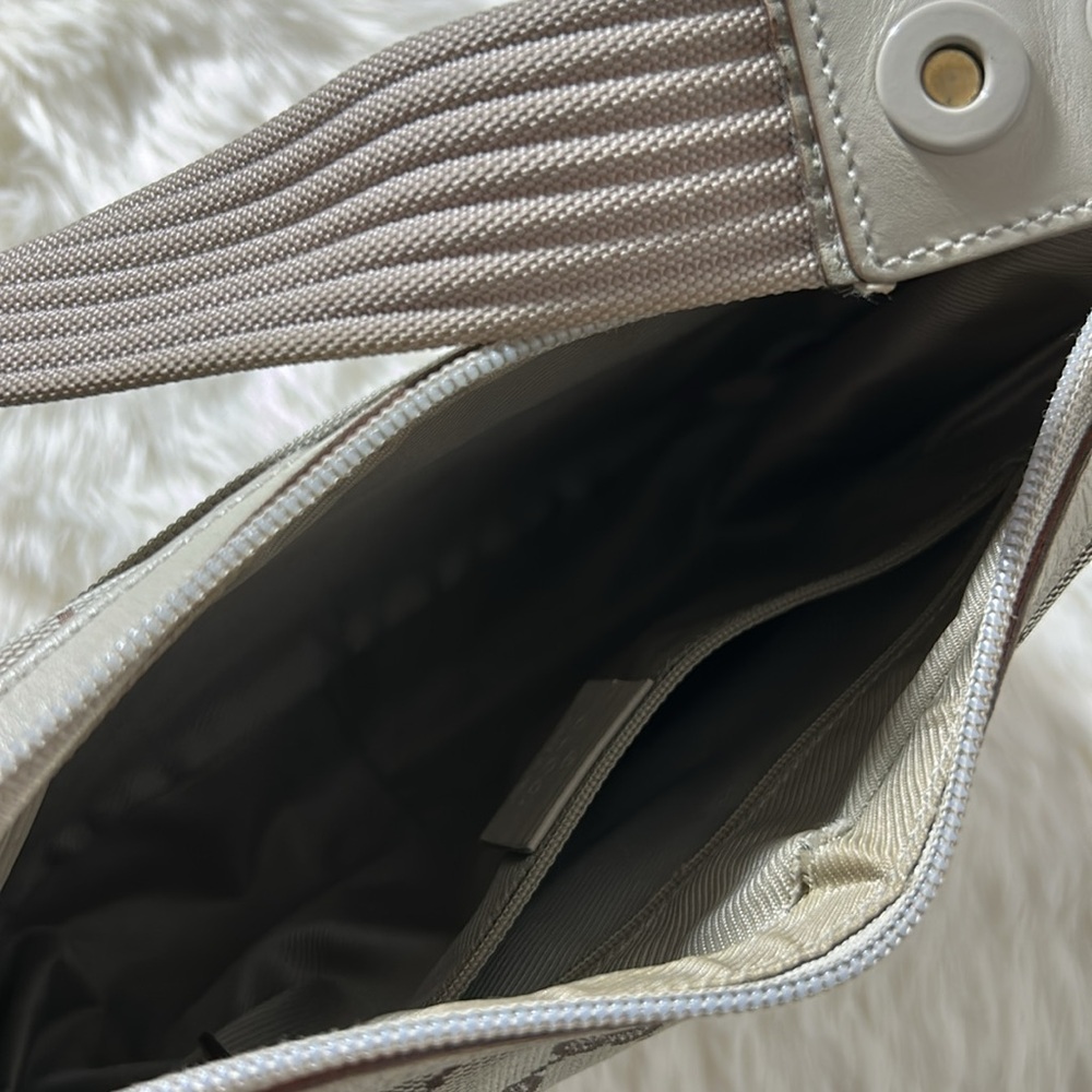 GUCCI Tan GG Canvas Shoulder Bag - Picture 7 of 12